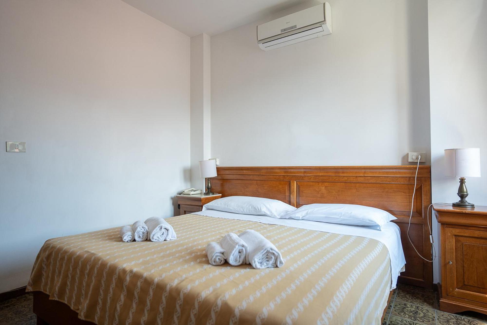Hotel Napoleon Понтремоли Экстерьер фото