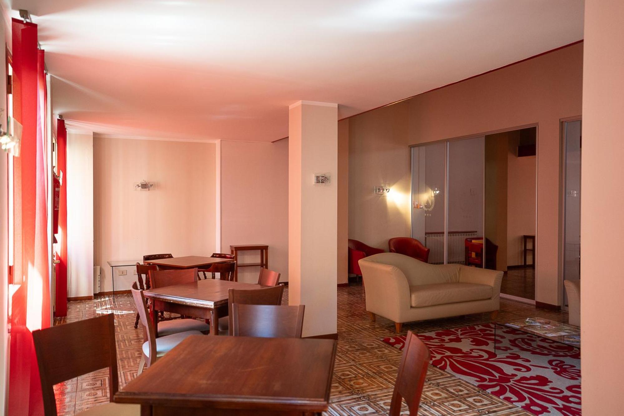 Hotel Napoleon Понтремоли Экстерьер фото